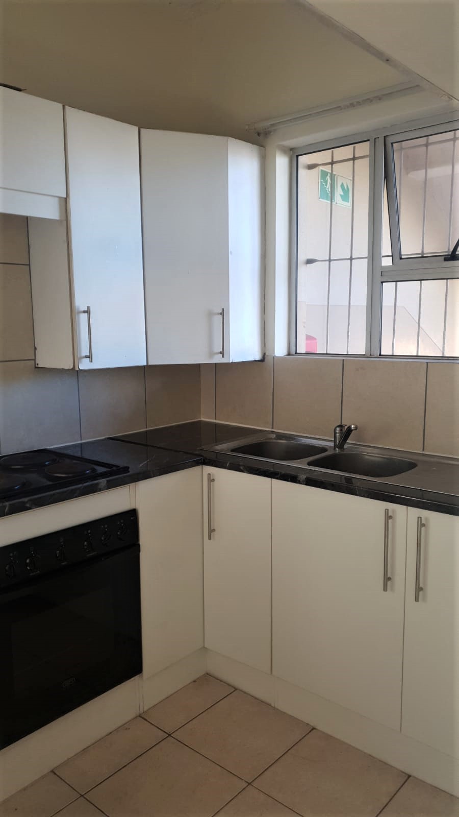To Let 1 Bedroom Property for Rent in Quigney Eastern Cape